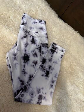 Tie-Dye High-Waist Leggings - Black & White M